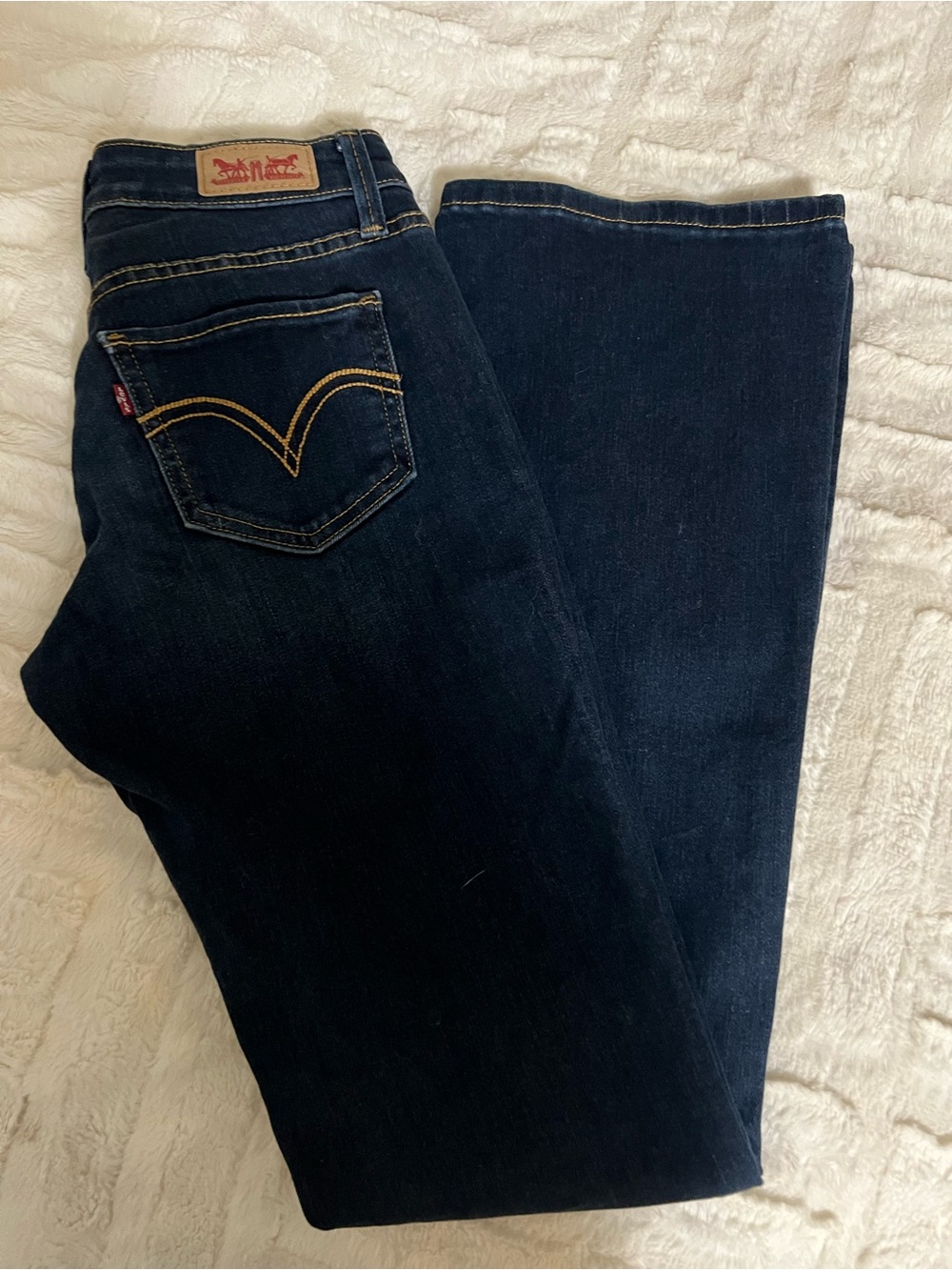 Levi jeans size 4 low rise